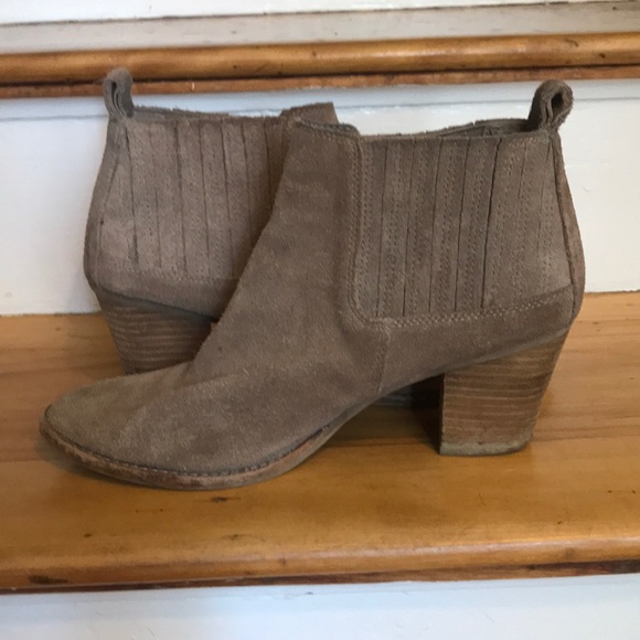 Dolce Vita Tan Suede Ankle Booties - Picture 3 of 6